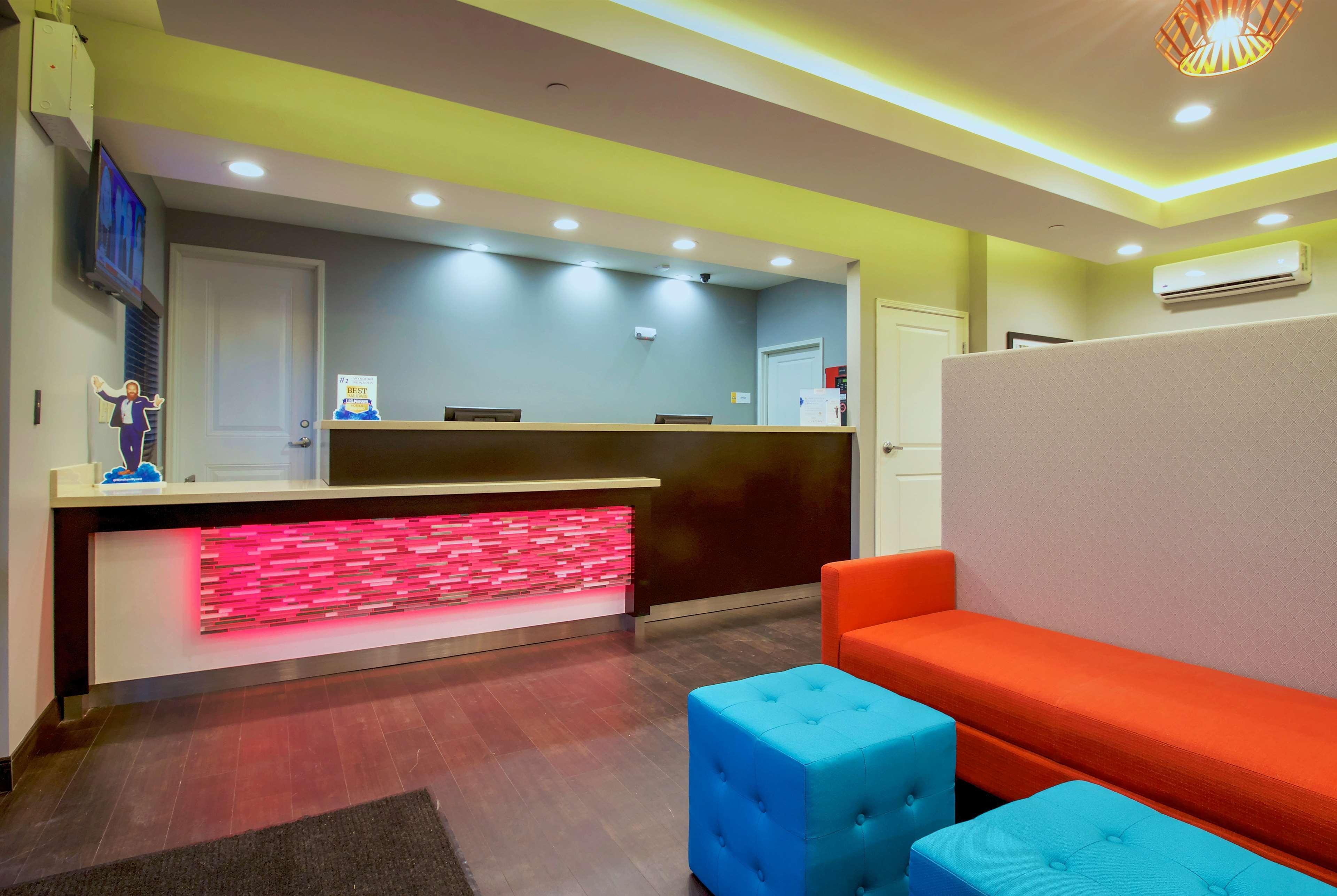 Days Inn & Suites By Wyndham Port Arthur Zewnętrze zdjęcie